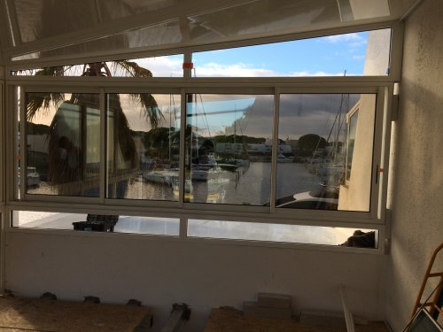 Store extérieur verticale à La Grande Motte